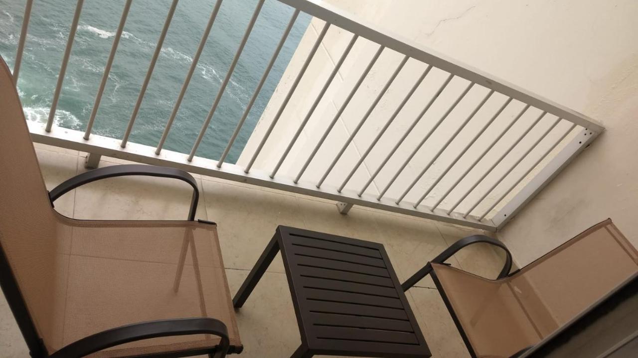 En Torres Gemelas Vista Al Mar Appart hôtel